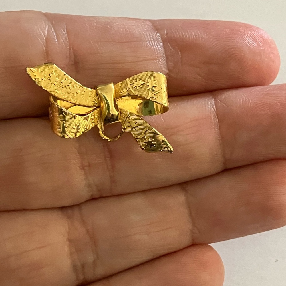 Small Vintage Gold-Tone Bow Brooch